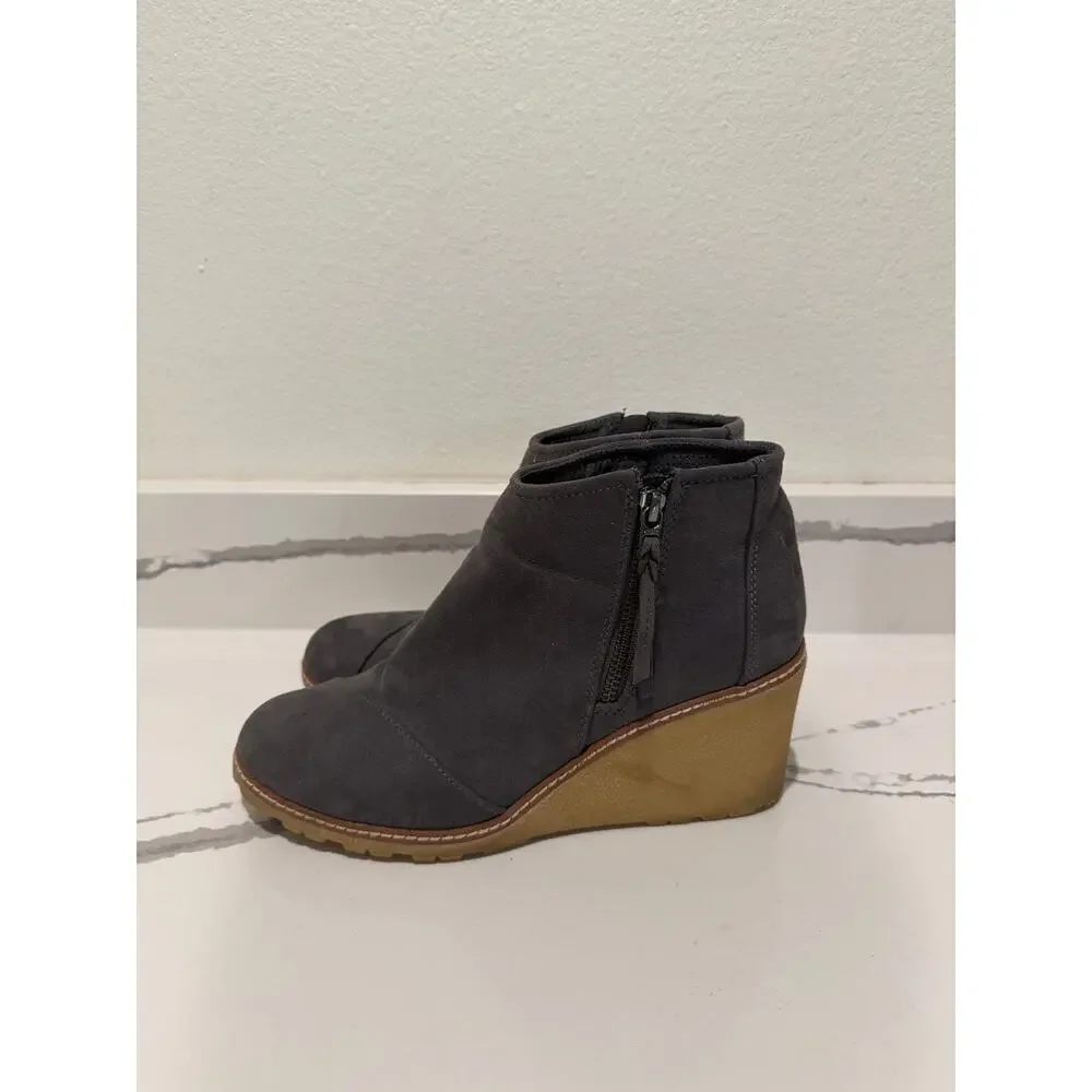 TOMs Avery Wedge Booties 9.5 Forged Iron Gray‎ Suede Zip Ankle Boots Women
